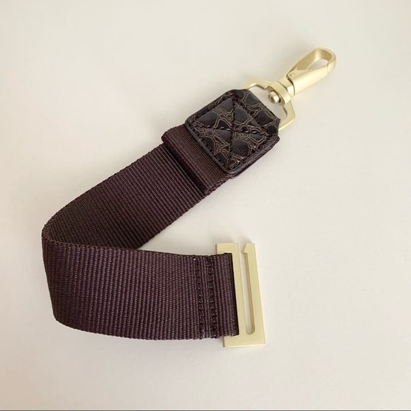 New wristlet strap